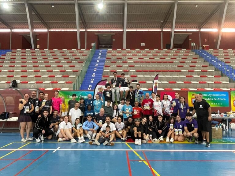Granadilla de Abona corona a los campeones de bádminton de las categorías sub-23, sénior y popular